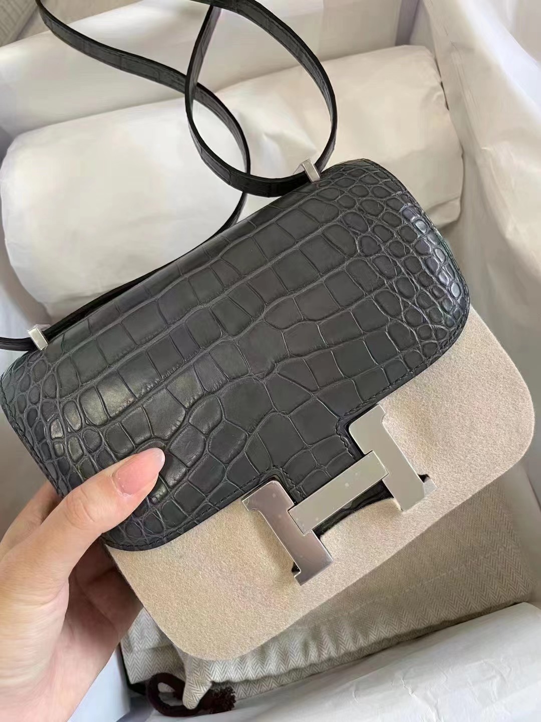 에르메스 콘스탄스24 블랙 은장 악어가죽